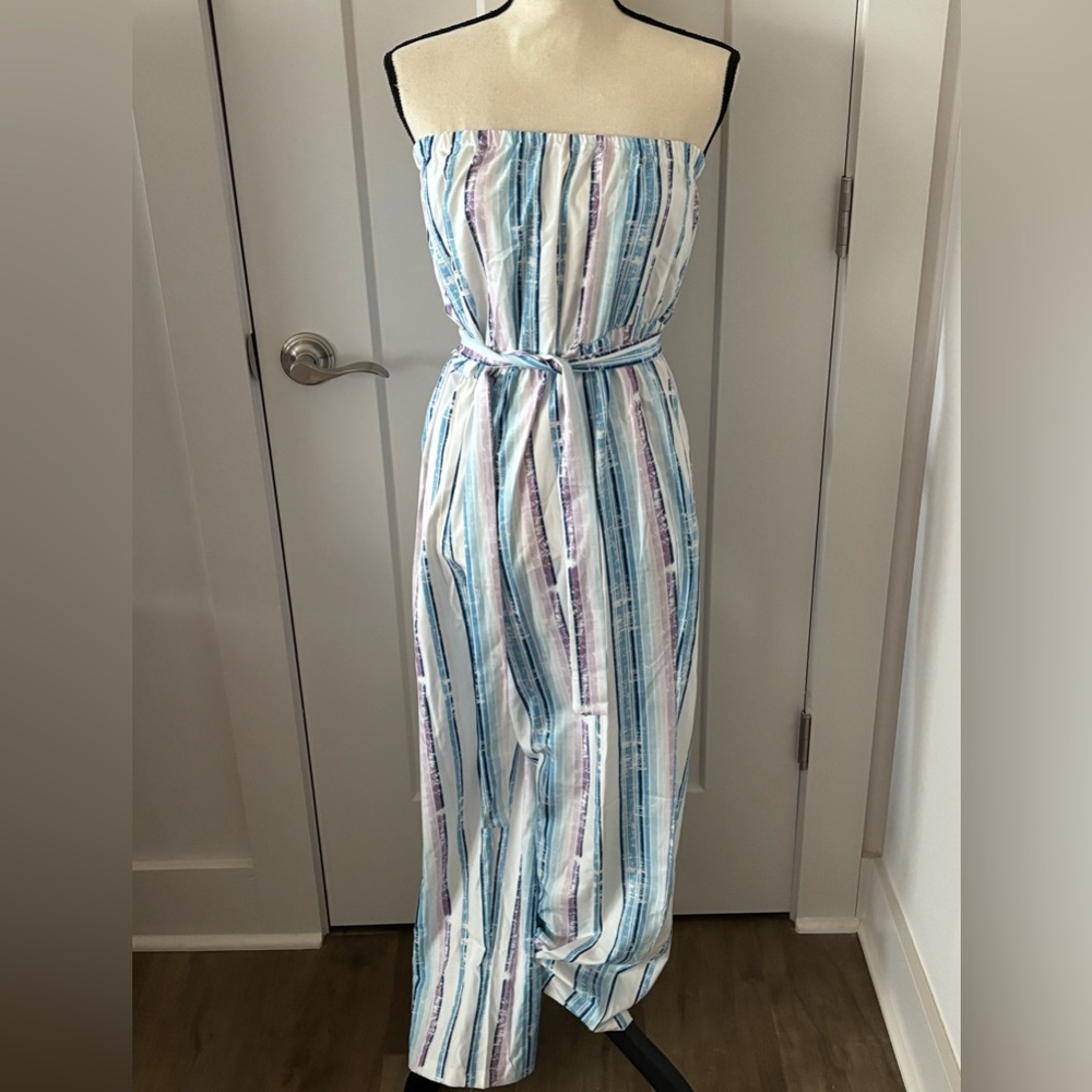 Strapless jumpsuit with elastic at chest and waist. Size S. Loose fitting